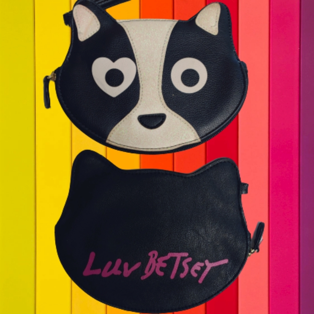 💗🔥2 Betsy Johnson small purse/bags